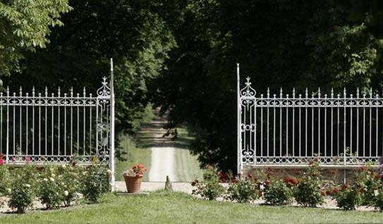 Chateau De Montbraye Parigné-lʼÉvêque Bagian luar foto